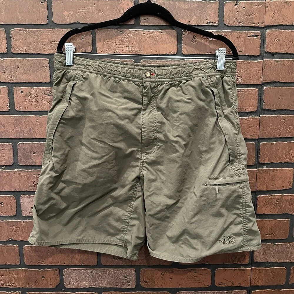 The North Face Mens Khaki Green Hiking Shorts Medium Nylon Zipper Pockets